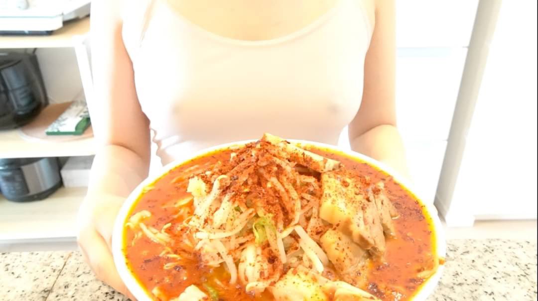 reina03280328's tweet photo. ノーブラでラーメン食べる

※ん？透けてないよ🤔

👉 https://t.co/wHgwavJNGp

#見に行く前にリツート https://t.co/1Wl03knCvF