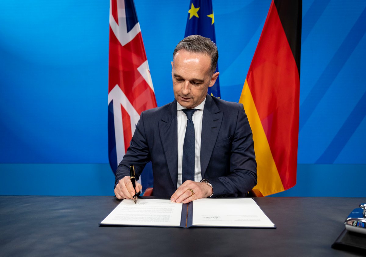 GermanyDiplo's tweet photo. After #Brexit, 🇩🇪+🇬🇧 remain friends & partners: @HeikoMaas and counterpart @DominicRaab just signed a Joint Declaration on future British-German foreign policy cooperation in a written procedure in Berlin and London. 👇 https://t.co/xPiLA3Y5FH https://t.co/Glvfu7482j