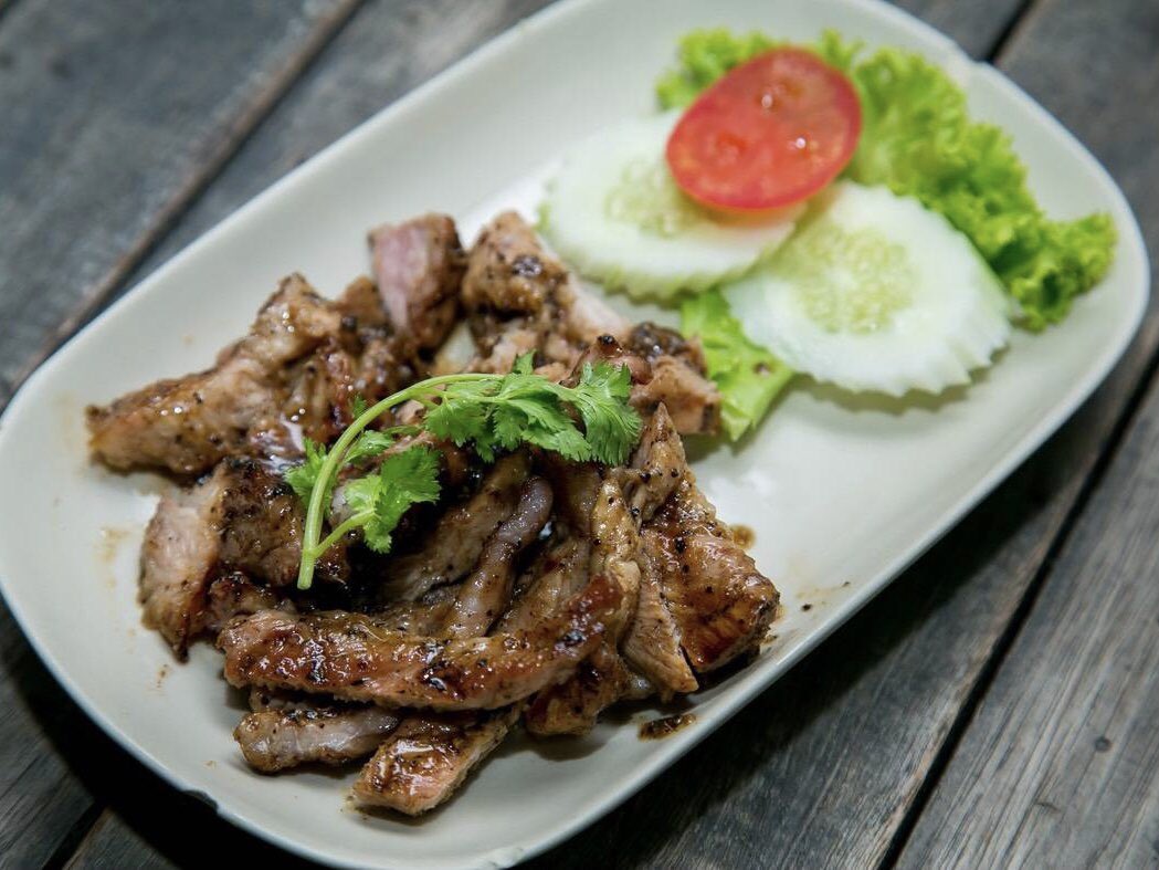 wongnai's tweet photo. อาหารไทยรสชาติจัดจ้านถึงเครื่อง 💥 มีทั้งอาหารจานหลักและกับแกล้ม เมนูแนะนำแกงคั่วหอยขม รสเข้มข้น ไม่เหม็นคาว พูดแล้วก็หิว 🤤🧡

📍 ครัวชนบท (ลาดพร้าว 71)
🛵 สั่งเลย! 👉 https://t.co/9OIyqeO8fP
📸 misssaitharn 

#Saveร้านอาหาร #Wongnai #วงในพากิน https://t.co/3vrDJjxQrg