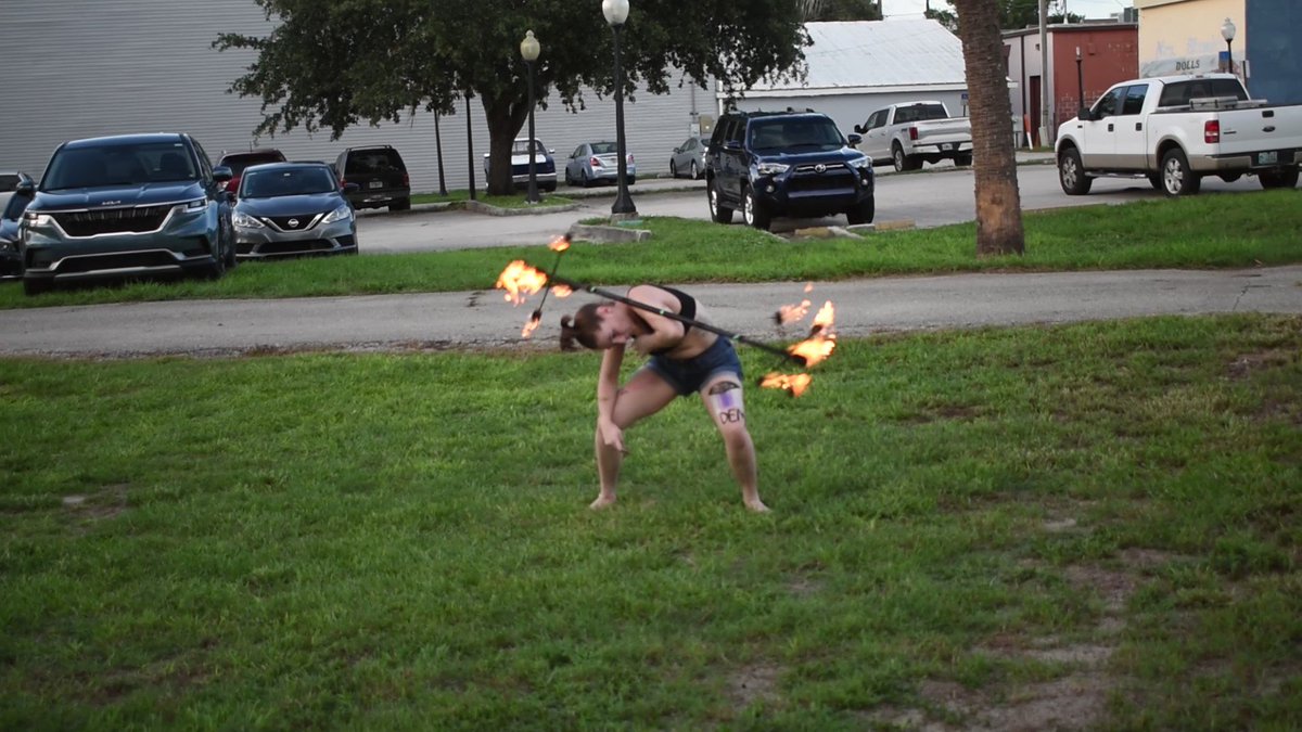 Flowfestpromot1's tweet photo. Heavenly Terp performing with the Dragon Staff at Pride Fest 2021 held at Mon Cirque Wine Bar in Sebring, Florida. #Flowartist #firespinning #dragonshaft #sebring https://t.co/ig1dg24xvi