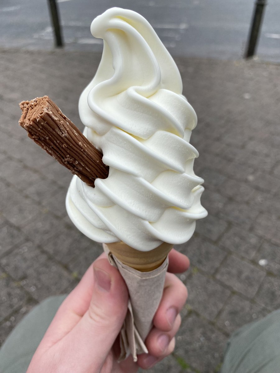 luigii249's tweet photo. A 99 that actually cost 99c. Mayo is truly God’s country https://t.co/W5G5NqBXQZ