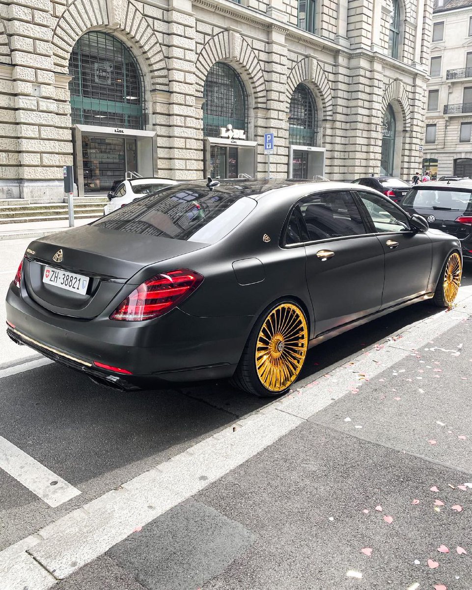 mbmaybachfans's tweet photo. 24K Golden MAYBACH S-Class β
πΈ: @germanalphacars
#mercedesbenz #mercedesamg #mercedesbenzmaybachfans #s63 #s63amg #w222 #sclass #s560 #s650 #s500 #s600 #s400 #mbux #newsclass #w223 #s580e #mercedes #digitallight #s680 #s63e #s73e #s63eamg #s73eamg #s65 https://t.co/CzUphGgVEf