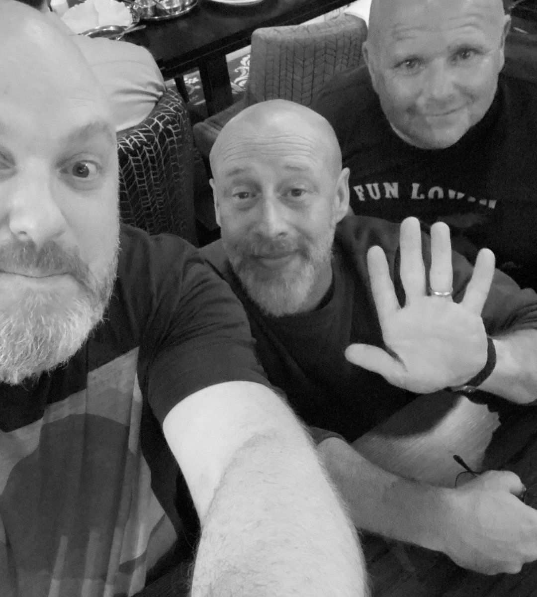 barneydrums's tweet photo. Follicly challenged brotherhood…
Curry date ! 🍛 🇮🇳🔥
#GedLynch
@northwalesdrums https://t.co/PwPenNiDwq