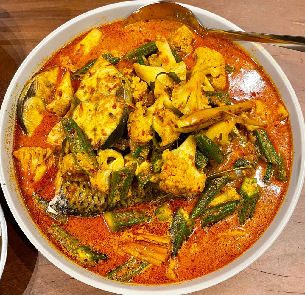 ei_sun_oh's tweet photo. Well, #touchwood, I don’t have opportune #diarrhea , so can have #curryfish 🥘🐟 instead of #steamedfish ♨️🐟 for #dinner 😋

幸好没有机缘巧合的泻肚子，所以今晚可以吃 #咖喱鱼 而非 #蒸鱼 了 https://t.co/EYsdOlkdVH