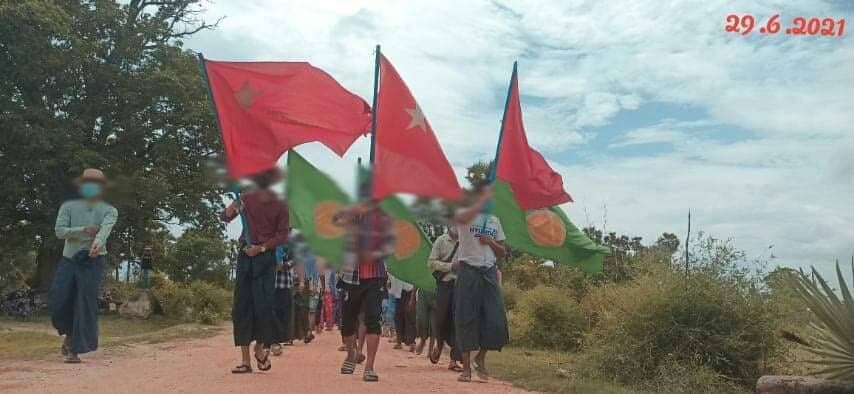 NadiZ2001's tweet photo. Villagers in the #Taze Tsp coalition staged a peaceful sit-in protest &amp; marched against the military rule. #DreadfulCovidAmidMilitaryCoup #June30Coup #WhatsHappeningInMyanmar https://t.co/KQWVPUXxn7