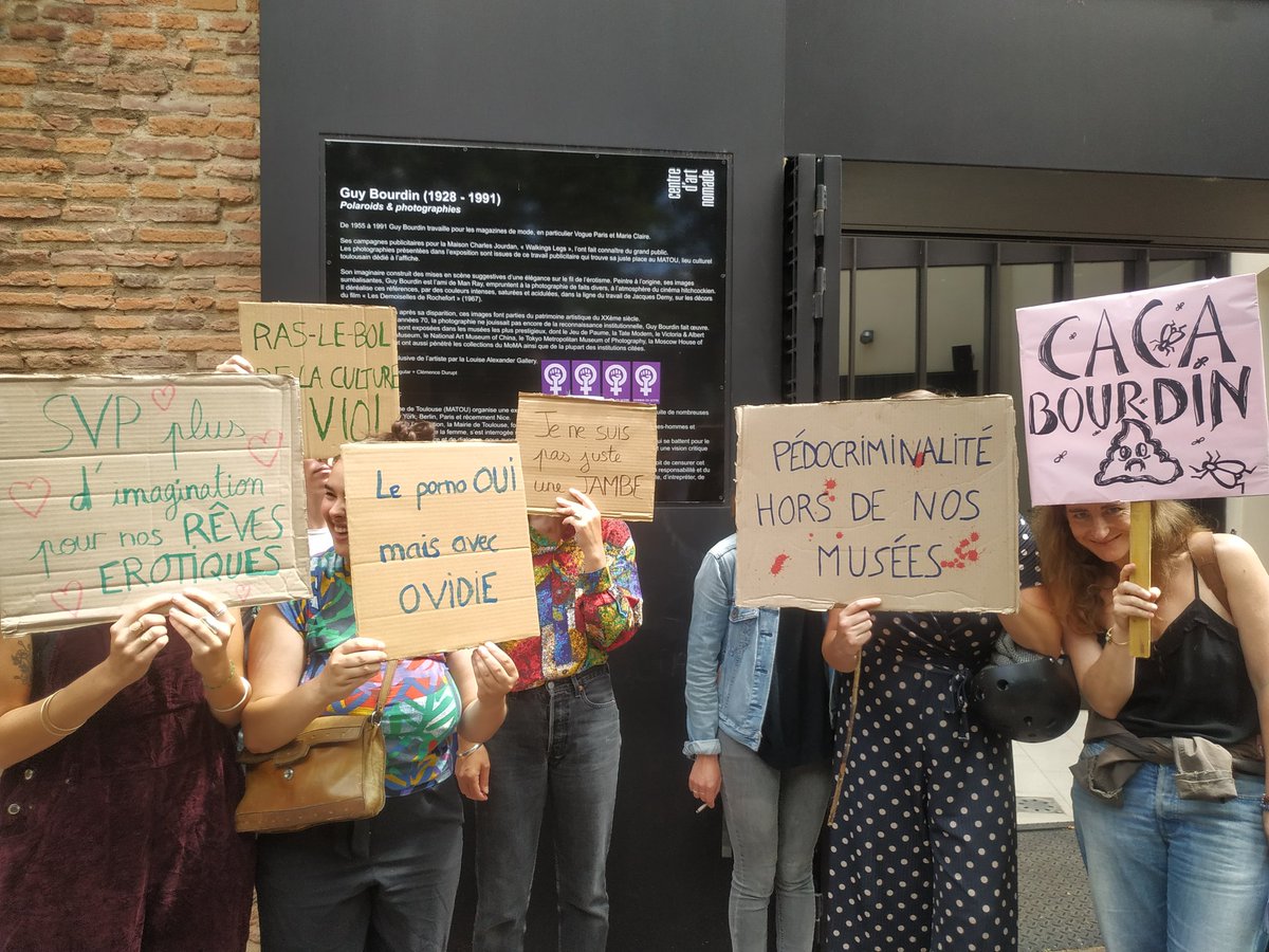 HFalliees's tweet image. #LePornoOuiMaisAvecOvidie 
#PédocriminalitéHorsDeNosMusées
#CacaBourdin
Action #militante et #feministe au musée de l'affiche de Toulouse. Merci à toustes d'être venu•es faire entendre vos voix!