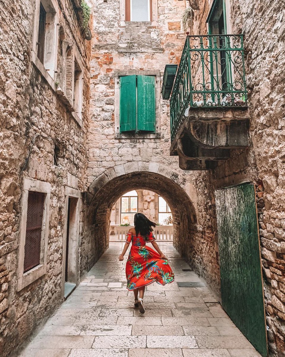 A walk through the ancient history. It's not a time-machine, just the center of Split.

Inspired to explore it in person? ➡ bit.ly/32d0nyb

Photo credit: @xplorationink

#splitcroatia #LeMeridienHotels #destinationunlocked