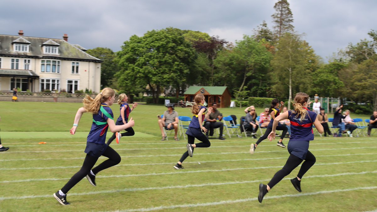 BallardSchool's tweet image. Look at them go! Amazing grit, determination and form on display from our Upper Prep pupils at their Sports Day. #SportsDay #UpperPrep