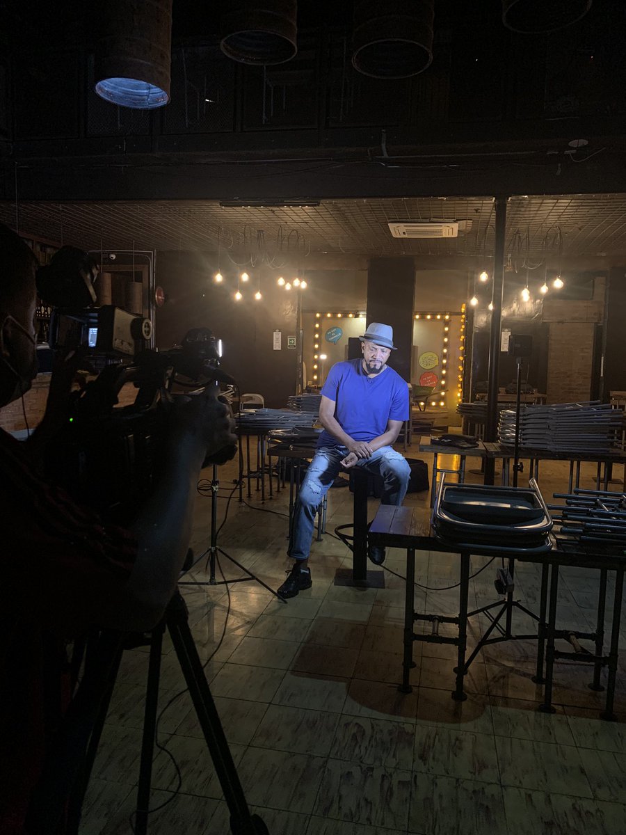 ElvisMagnoOfic's tweet photo. #entrevista   #expedientefinal @LAOBRAshowbar #gracias https://t.co/9YbLcdZYnl