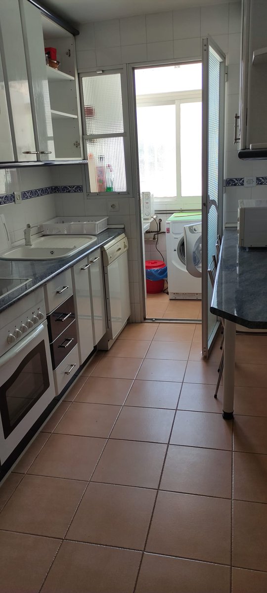 CidonchaAlberto's tweet photo. @Cotilleos_UGR_ Se busca compañero para el prox. curso, en Plaza de Toros-Traumatologia. Es amplio con todo exterior, 2 cuartos de baño. Cerca de Cartuja, súper y buses. Somos dos chicos de 21 y 23 años, responsables, respetuosos y con ganas de hacer vida en común 😄
PRECIO: 163€ + gastos https://t.co/qXOnq6dzc3