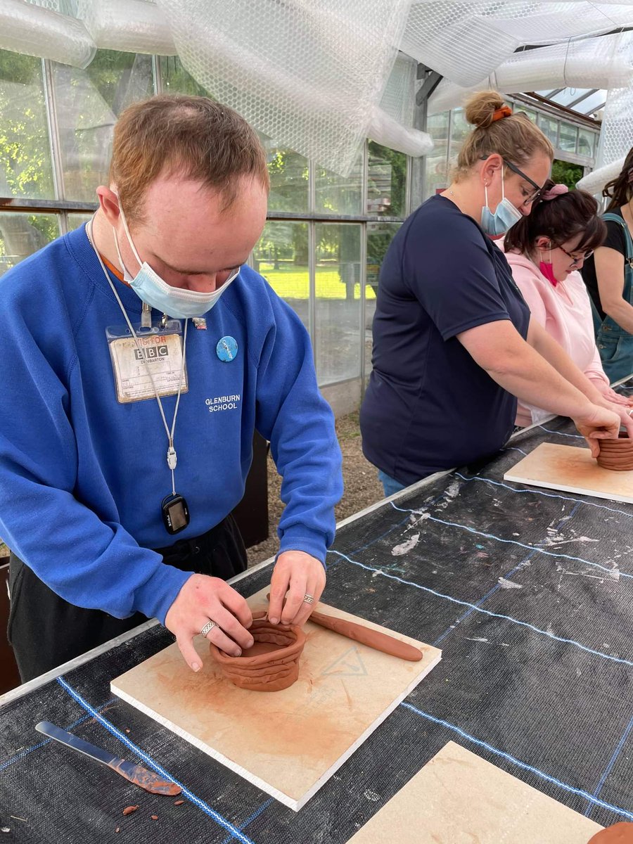 AdminParklea's tweet photo. Huge thanks to Dawn from @RIGArtsGreenock for facilitating our ceramic workshop on monday #ceramics #Parklea #parkleabranchingout #PortGlasgow #Inverclyde #RIGArts https://t.co/eYo42KHc4c
