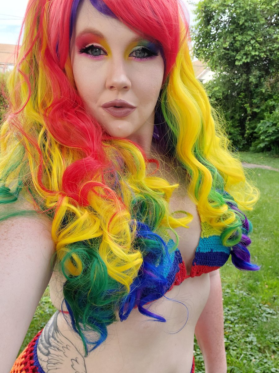 Buffa514's tweet photo. πRAINBOW WEEK FINALE!!! HAPPY PRIDE, Y'ALL!!β€π§‘ππππ #makeupwithmanda #rainbowweek #rainbowmakeup #pride #pride2021 #pridemakeup https://t.co/VR4JfsSqph