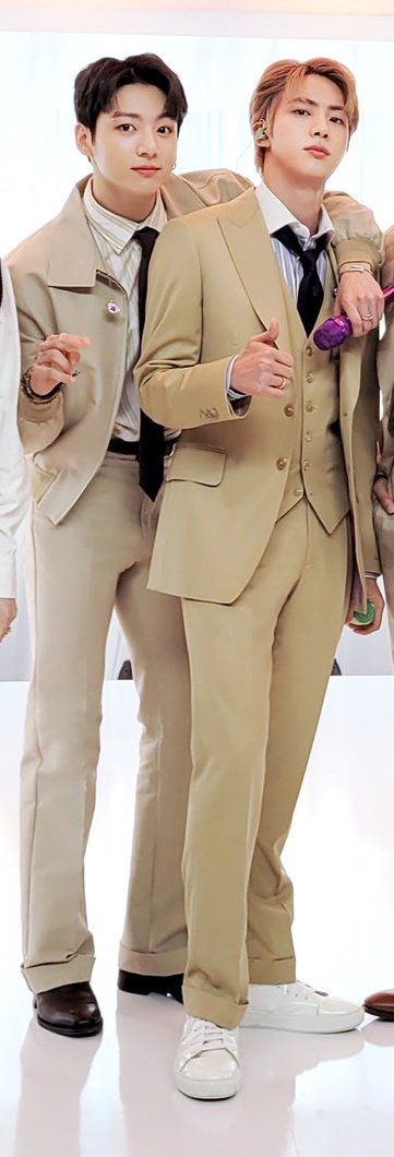 Ksia_7's tweet photo. Stunning #BTS #JINKOOK https://t.co/RBmp2CEOJ8