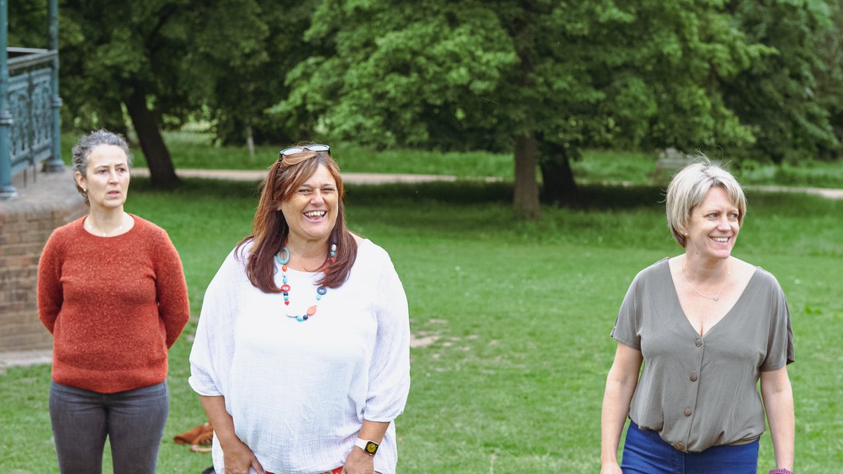 CommonAndKind's tweet photo. JOY to be together! So many smiles at our first Parliament Hill Fields workshop! Thanks to @cityoflondon for hosting, @msolwilliams & @NavArlesMusic for leading & @Pixaudio for wonderful photos! https://t.co/cgaWib4WPJ #commonandkind2021 #fiveyears #commonandkind #UNHCR https://t.co/Mz0xbL1dSF