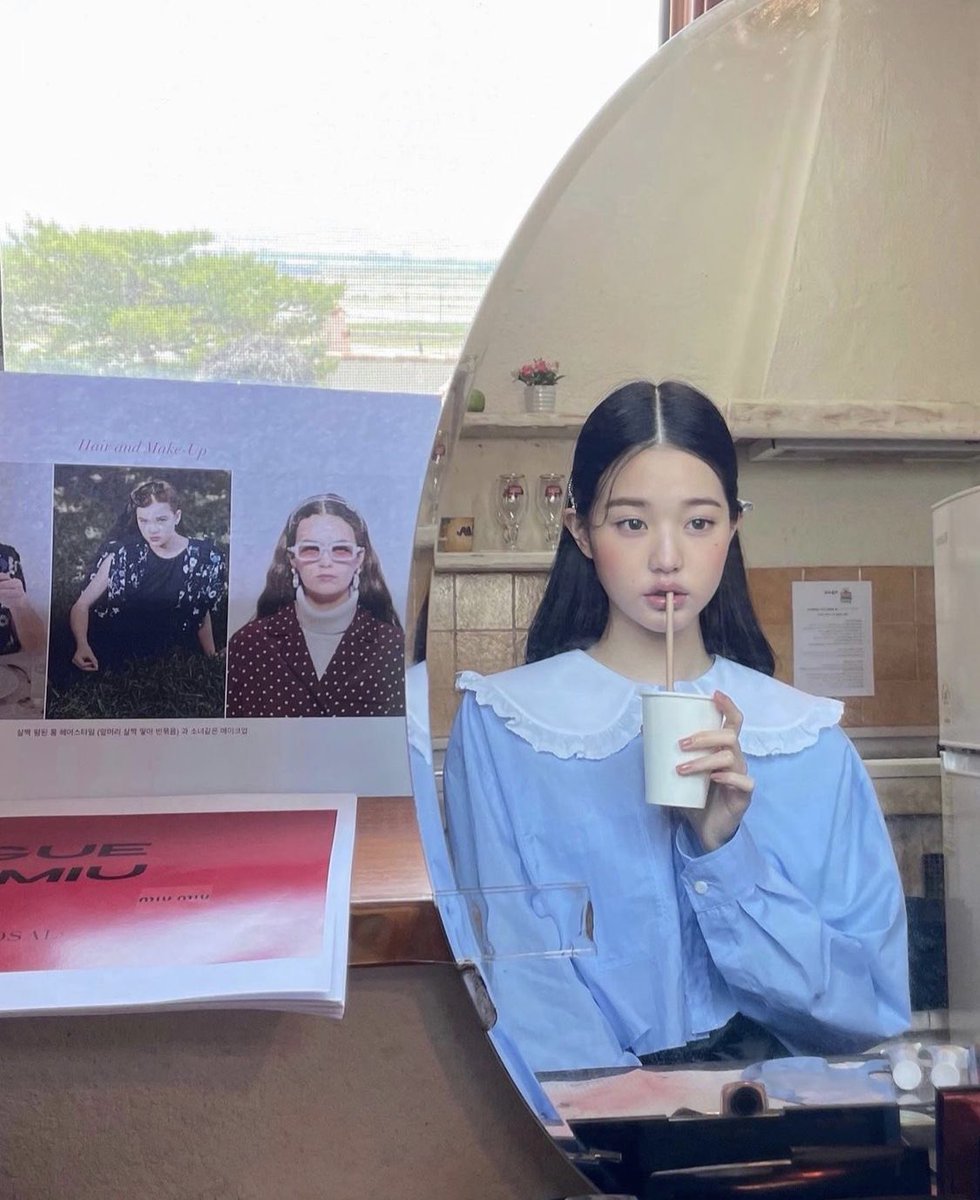 wonyoungpy's tweet image. 📸~21.06.30 

Actualización en instagram.

Preparándome 🧸💛#MiuMiu

#장원영 #ウォニョン #JangWonyoung #Wonyoung #원영