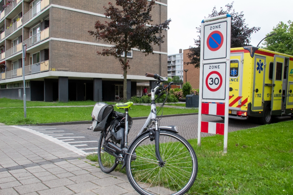Schiedam - Fietsster gewond na aanrijding met auto: ?..