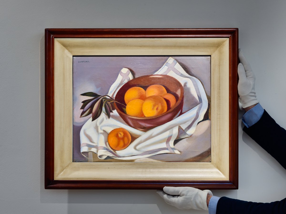 Sothebys's tweet photo. #AuctionUpdate Our Impressionist & Modern Art Day Sale is well under way! This glorious still life of oranges by Tamara de Lempicka, in her iconic Art Deco style, almost doubles its high estimate, to sell for £438,500.
#SothebysImpMod https://t.co/gzPdtN0pWP