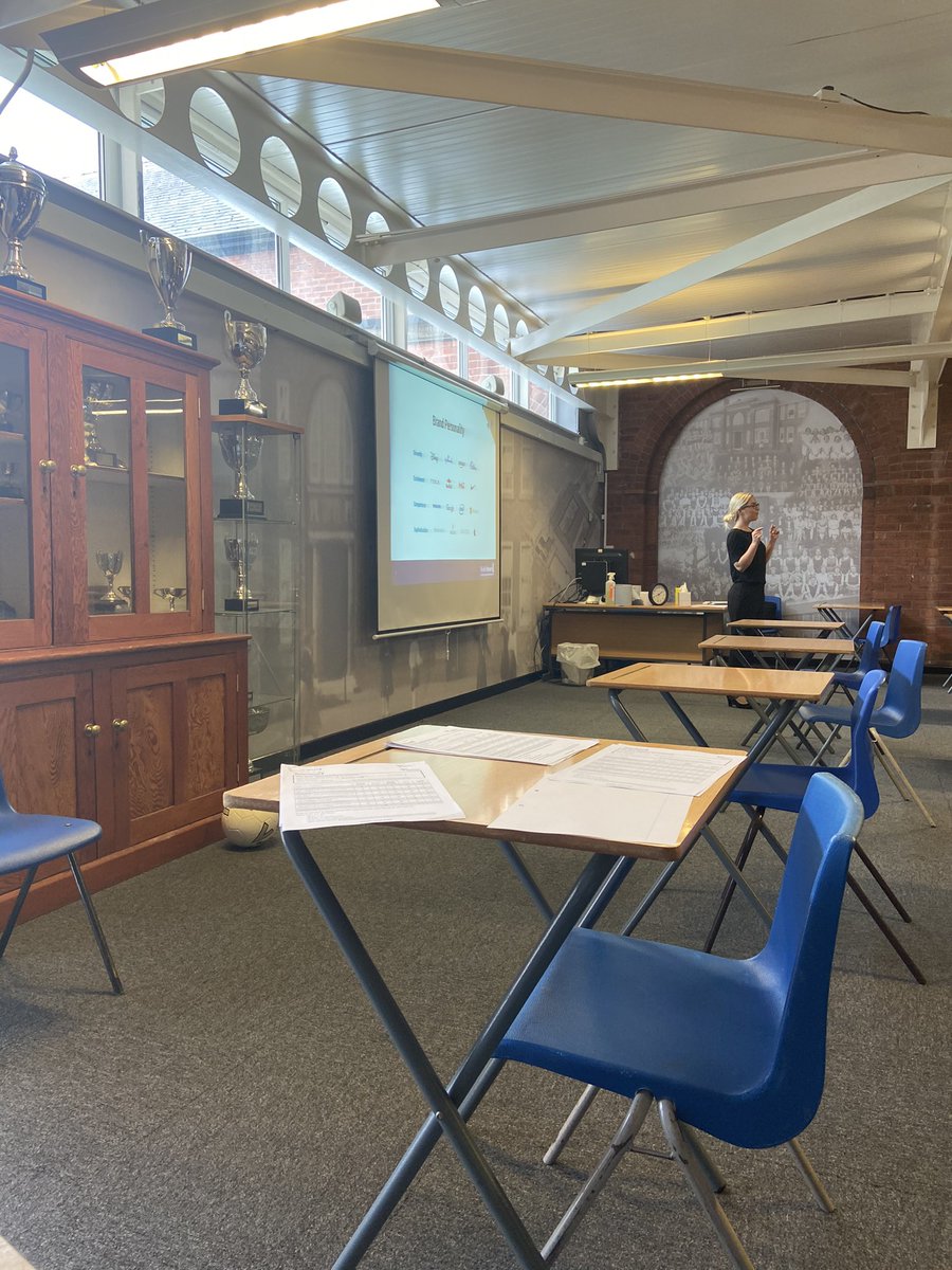 First workshop with #girlsnetwork Amy talking through personal branding with Year 9. Lots of self reflection! <a href="/FlixtonGS/">Flixton Girls School</a> <a href="/GM_Higher/">Greater Manchester Higher</a>