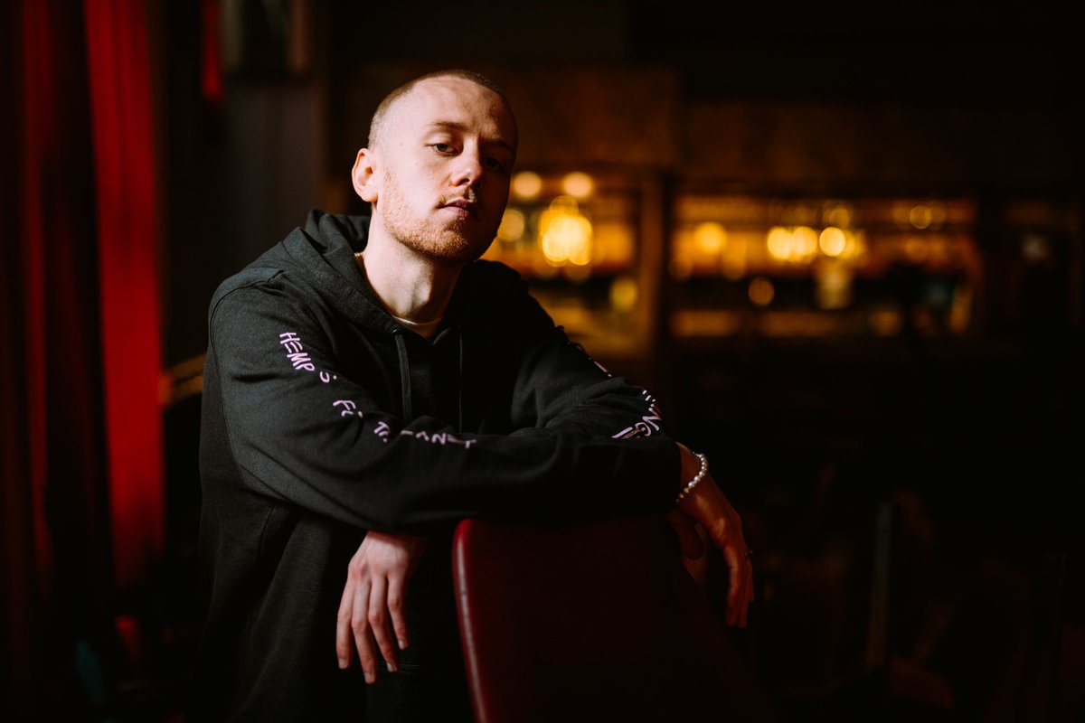 LAGOON SESSION ALERT: on the roster tonight, <a href="/MillerBlueMusic/">Miller Blue</a> lets no emotion go untouched with his live version of his new single, ‘blush’. Join him on the twists, turns, ups and downs of love in a song where all he wants is to be yours…💧
#NewGen #lagoonsessions #newmusic