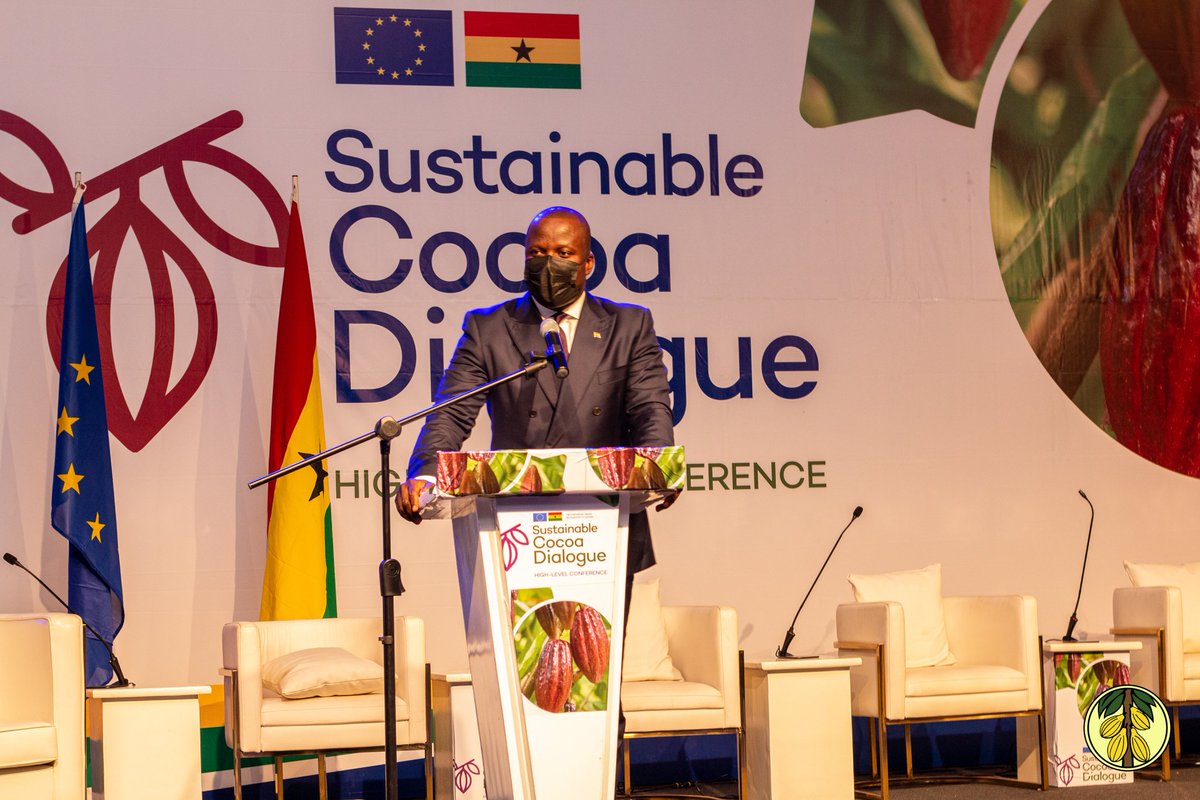 ghcocobod's tweet photo. The other speakers at the Sustainable Cocoa Dialogue also agreed that remunerative income is the surest way to achieving sustainability in the cocoa industry @StrikkerRon @IntlCocoaOrg @AlexAssanvo @WorldCocoa @gviwanou @conseilkfekko https://t.co/UEJD54P5Xa