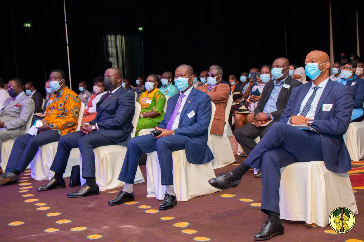 ghcocobod's tweet photo. The other speakers at the Sustainable Cocoa Dialogue also agreed that remunerative income is the surest way to achieving sustainability in the cocoa industry @StrikkerRon @IntlCocoaOrg @AlexAssanvo @WorldCocoa @gviwanou @conseilkfekko https://t.co/UEJD54P5Xa