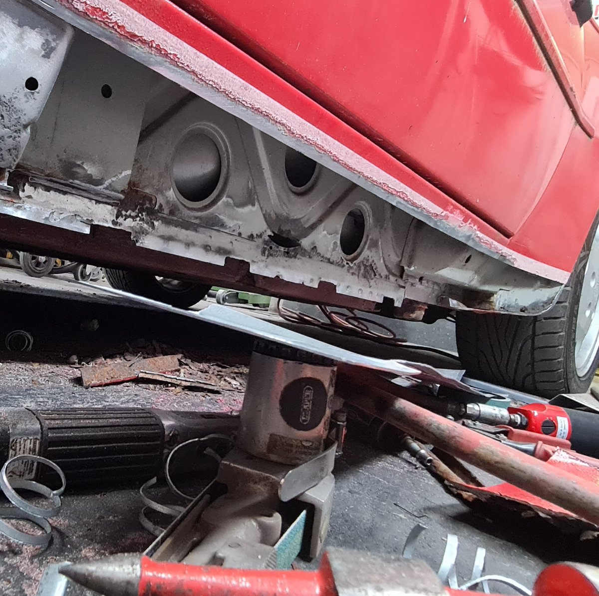 Team_MSC's tweet photo. Porsche 944 Cabriolet sill panel and front wing replacement underway 

#MaidstoneSportsCars
-
-
-
-
#porsche #944 #porscheclassic #car #porsche911 #instacar #classiccars #cargram #carphotography #classiccar #youngtimer #retro #retrocars #porschedesign #porschelife #porscheclub https://t.co/HpKyOz3oj0