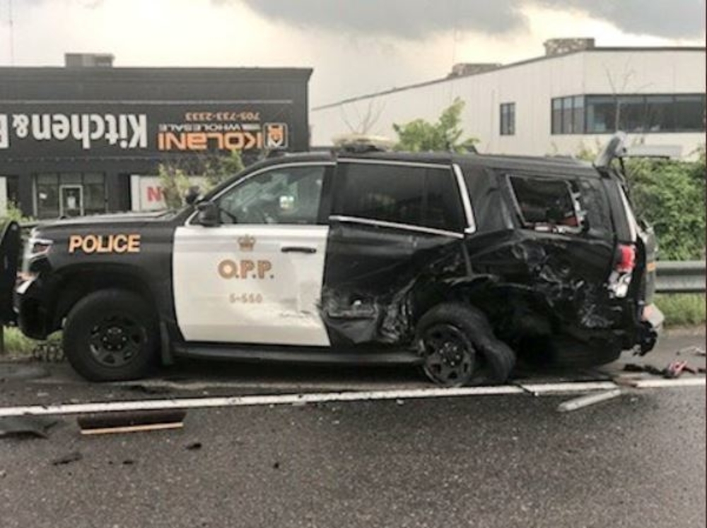 Barrie360's tweet photo. OPP cruiser crunched in a collision on Highway 400
#Barrie #Collision #Highway400 #MapleviewDrive #OntarioProvincialPolice #OPPCruiser
https://t.co/cTqtLoU5Ou https://t.co/A58g0AZqln