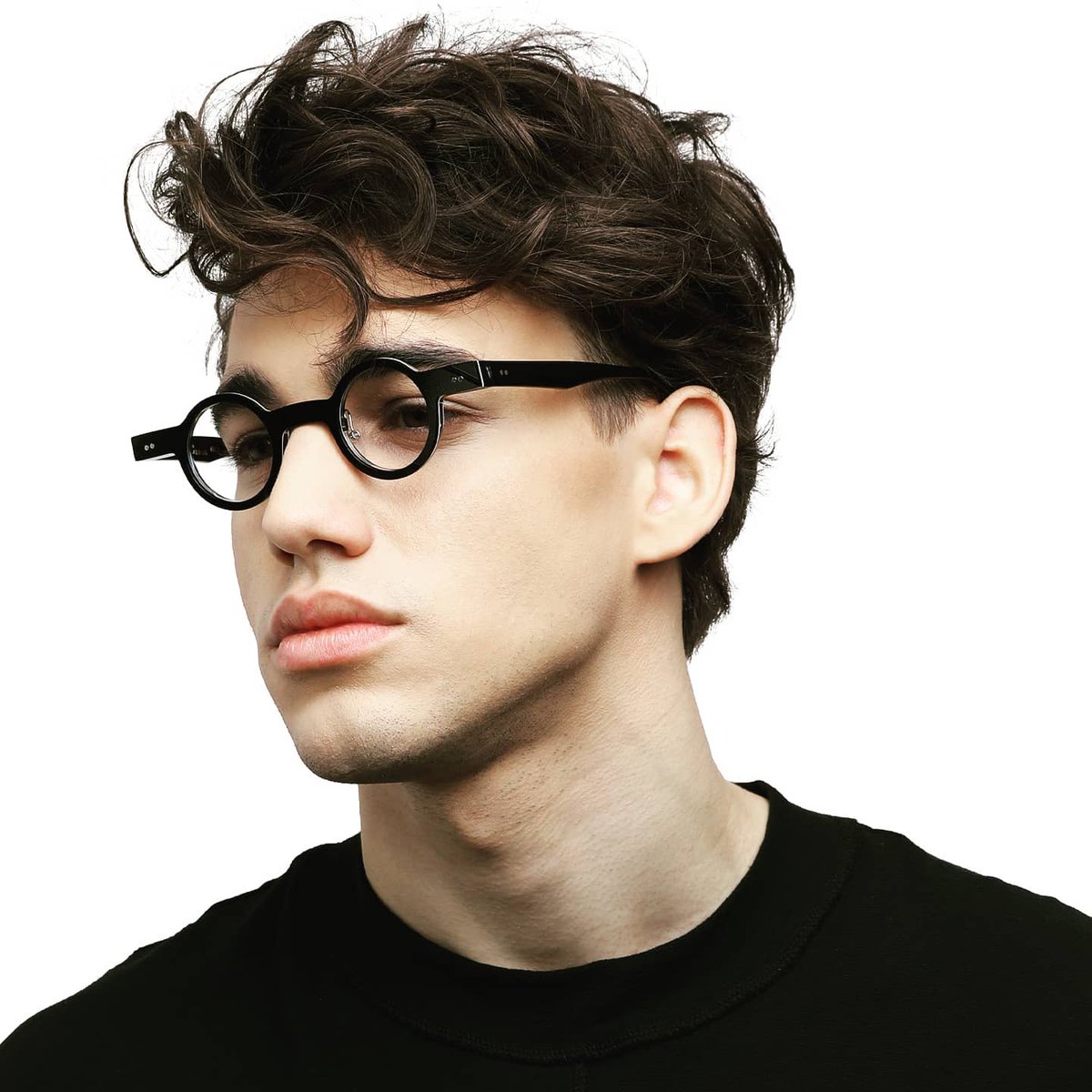 New Vinylize Jin as a part of our first alternative fit collection. Adjustable titanium nose pads offer greater versatility in fit! 
Music is universal and Vinylize should be as well! 
#roundglasses #wearthemusic #vinylizeeyewear #vinylize