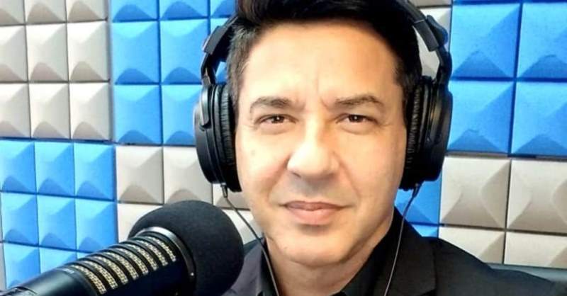 Oasis 1210, la nueva propuesta radial dirigida por Adrián Pontes. <a href="/adrianalaire/">Adrian Pontes</a> .
diariopc.com/oasis-1210-la-…