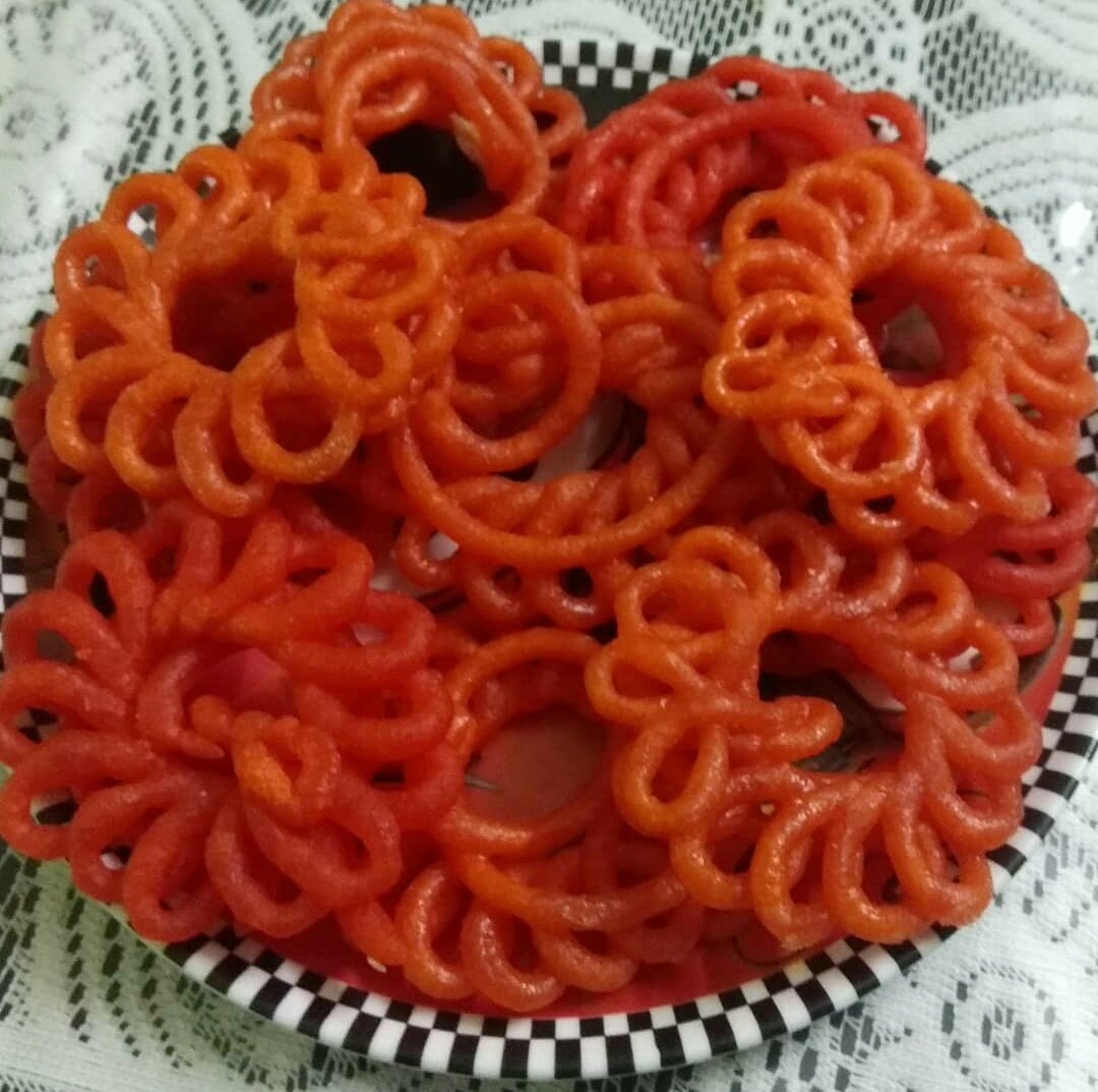 NiveditaOdisha's tweet photo. Emarti😍😍
#sweettwitter #sweets #sambalpur #odisha https://t.co/pFNHM7oVTF