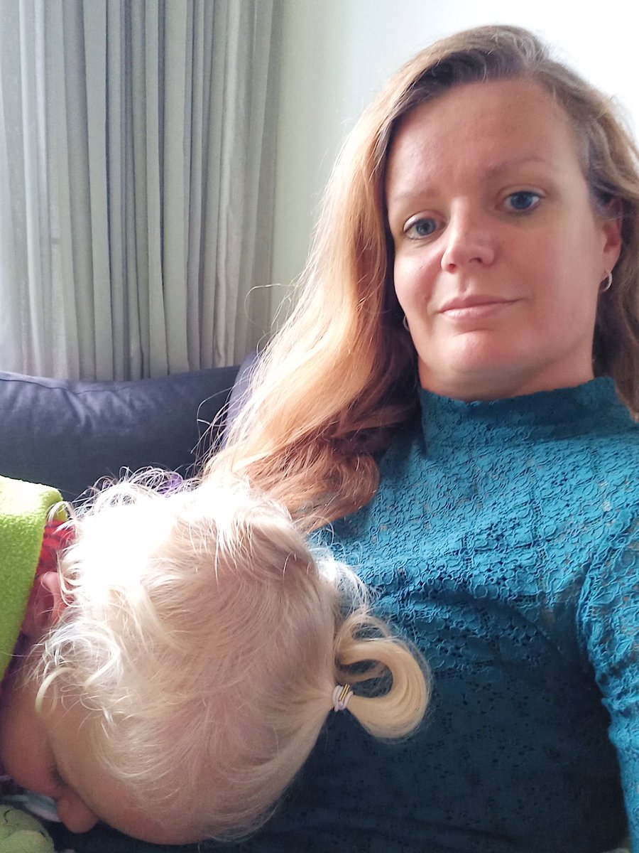 MatinevdHaar's tweet photo. Toch een lief verjaardagkadootje zo'n slapend peutertje op schoot. 🥰
#jarig #piepjong #nauwelijksgrijs #peuter #dutje https://t.co/svZbn3IqGp