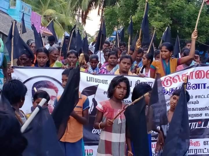 ThalapathiDeep9's tweet photo. உழைக்கும் மக்களுக்கு நீதி மறுக்கப்படுகிறது 
நீதியிலும் சாதியம் தலைவிரித்து ஆடுகிறது @#மீண்டுமொரு_கொடியங்குளமா https://t.co/b3wRa8zp9B