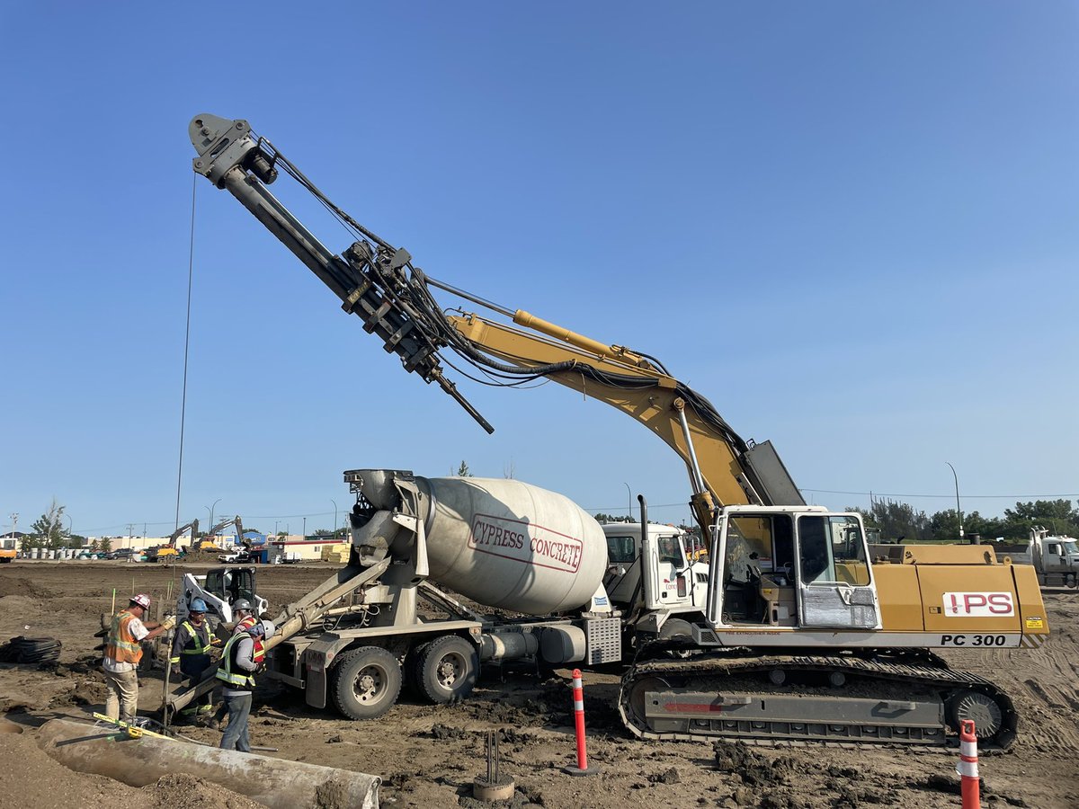 Setting cages in the heat in Moose Jaw with our good friends Norson Construction and Cypress Concrete! #piling #construction #concrete #drilling #earthwork #hothothot