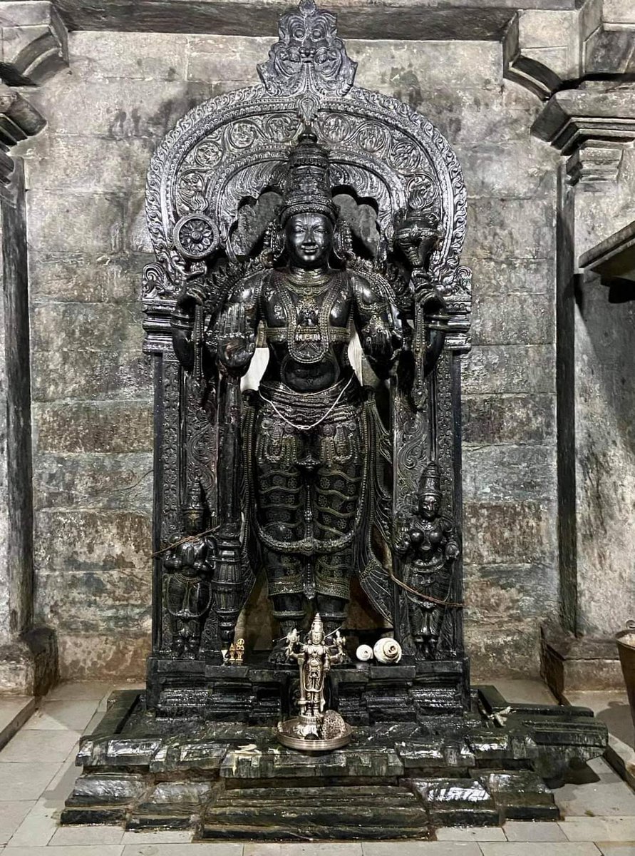 1000 year old Veeranarayana Temple in Gadag, Karnataka, BHARAT (India) 🚩

#IncredibleBharat 🇮🇳 #incredibleindia #ancientindia #AncientArt #sanatandharma #incrediblekarnataka #india_undiscovered #Karnataka