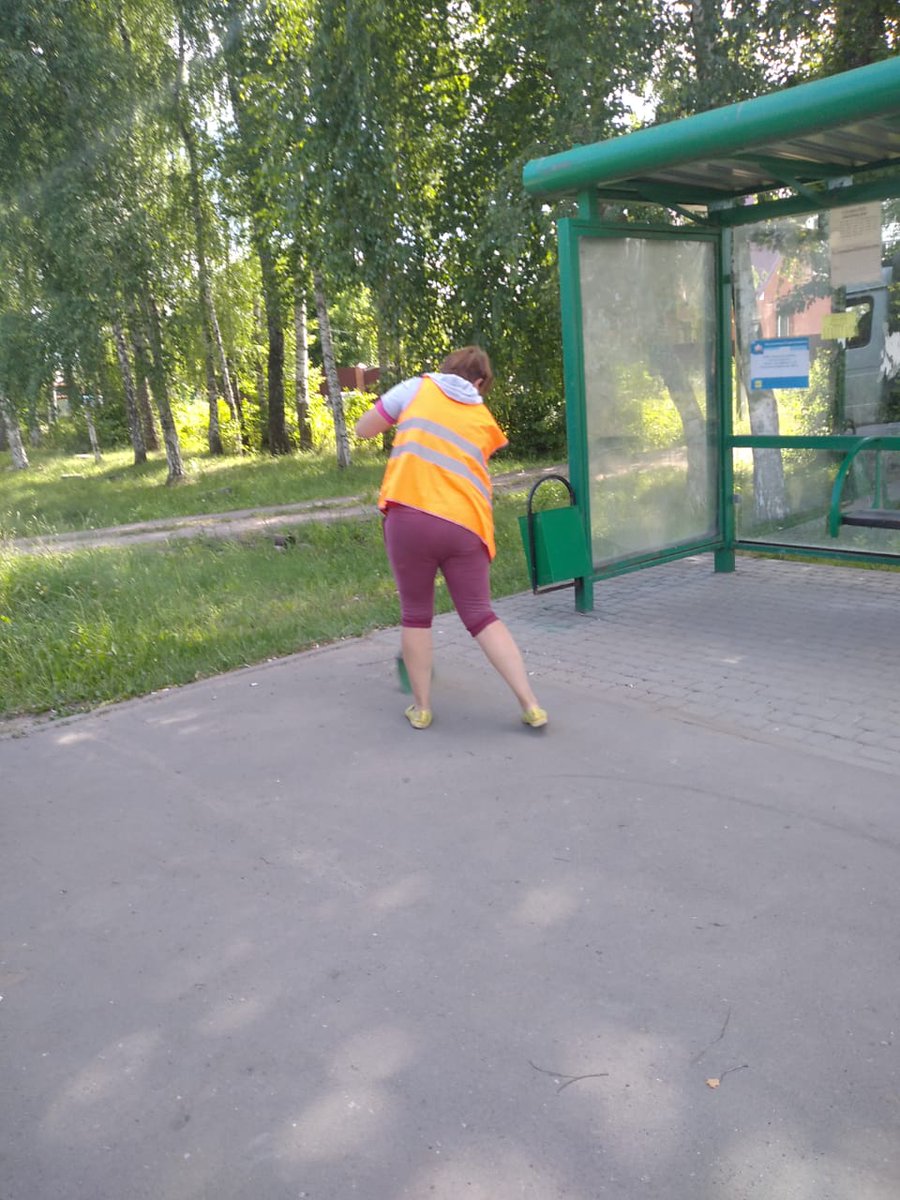 mup_blago's tweet photo. Уборка остановочных павильонов https://t.co/alPNrfvXjE