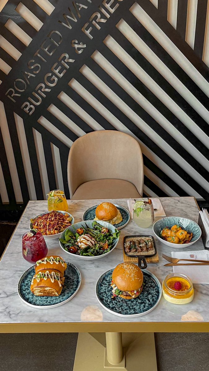 m_1riyadh's tweet photo. بما أن الويكند قرب يبي لكم تغطية عليها الكلام✨
روستد واي @Roasted_way 🍽 منيو متنوع ولذيذ وأقل مايقال عن أطباقهم أنها لوحة فنية🎨متخصصين ببرجر اللحم 🍔 والاطباق الجانبية🧆
مقدمين لكم ٣دعوات🔥وراح اسحب بعد٢٤ساعه من الرتويت واللايك✔️
🛑الشروط متابعة حسابهم+حسابي
تابعوا التغريدات👇🏻 https://t.co/MSVCnt9R54