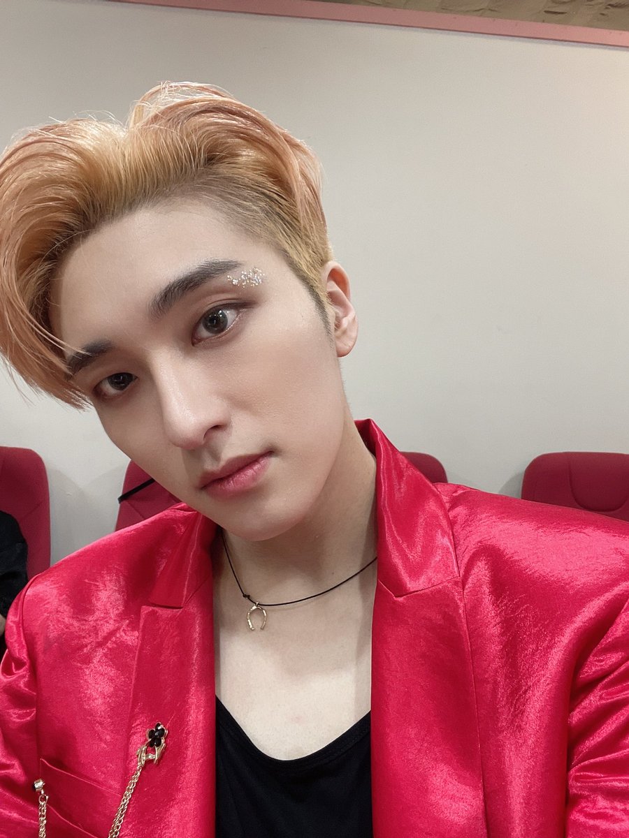 OmegaX_members's tweet photo. [#OX]

오늘 정말 행복했습니다..
내일부터 또 힘차게 시작할게요! 
사랑합니다❤️

#OMEGA_X #오메가엑스 #세빈 https://t.co/tP6tPWWmTD