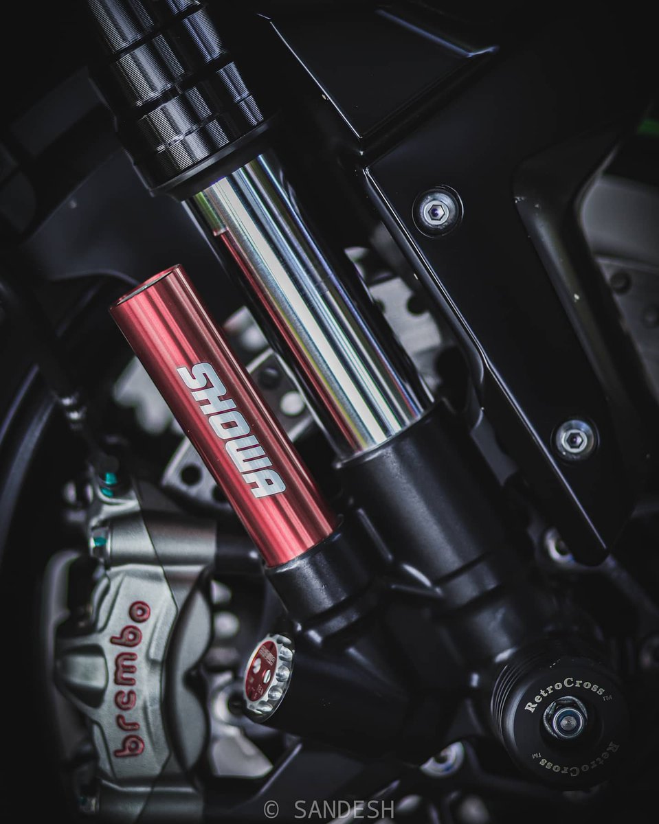 Wild_Spirit99's tweet photo. Central India's 1st 2021 Kawasaki Zx10r
💚🖤
(SWIPE RIGHT FOR MORE)
@KawasakiUSA
#kawasakiindia #kawasakizx10r #kawasakininja #superbikesindia #bikerlifes #wildspiritphotography #zx10r2021 https://t.co/DQZM6OWBXc