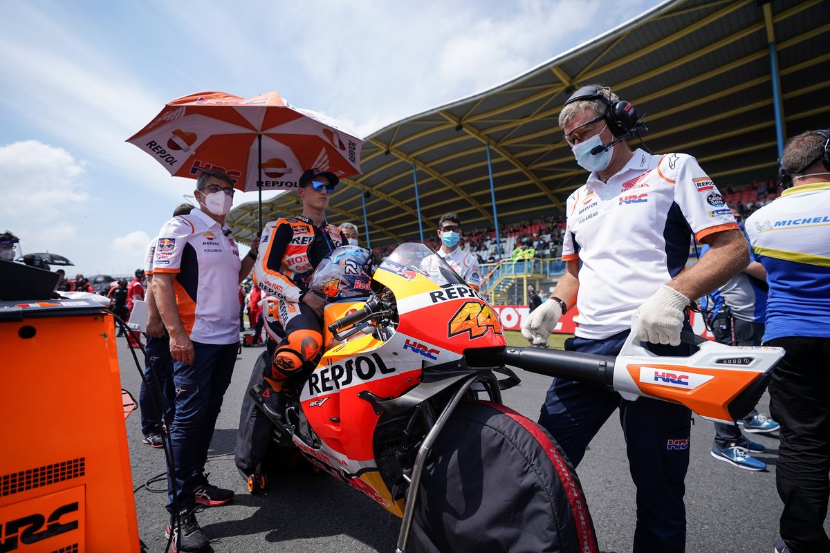 HondaRacingIND's tweet photo. This weekend was an absolute thriller! π₯ Here are the highlights from #NetherlandGP. Stay tuned for more!
#NetherlandGP #MotoGPUpdates #RaceUpdates #HondaRiders #HondaRacing #RacingEnthusiasts #RepsolHondaTeam #LCRTeam #HondaTeamAsia #Racing https://t.co/2em0ujsLGN