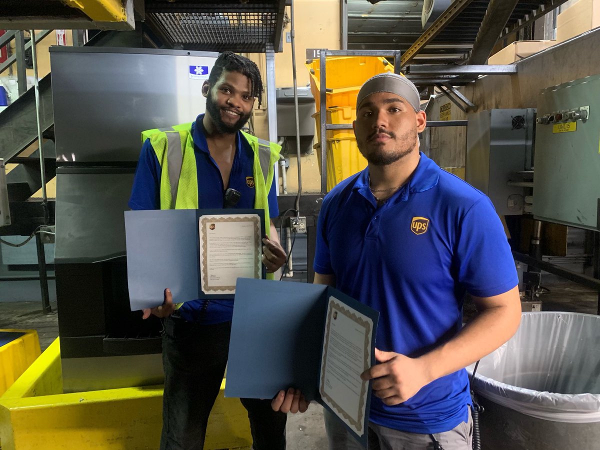 Dallas Hub Division Night Dawgs Team FLS Appreciation week Day 2. FLS were given letter of appreciation from Sort Manager Demaudree Massey. We appreciate your commitment to excellence and and service.<a href="/lathearon/">Thero Reed</a> <a href="/CliffMcClain4/">Cliff McClain</a>