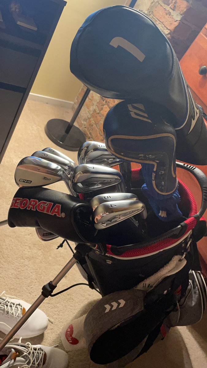 aspete69's tweet photo. Go ahead and sign me @MizunoGolfNA or at least send some free balls #newsticks #freeballs https://t.co/wRy4JLlSVH
