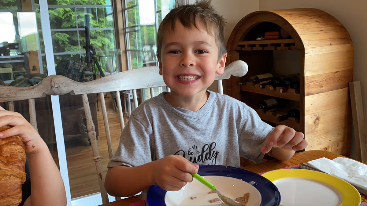 _BabyHenry's tweet photo. Just a bowl of honey shreddies for me! 

@WimbledonChnl https://t.co/1coIWXHAIJ