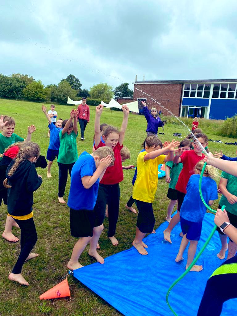 Astley_Primary's tweet image. 💦 WATER SLIIIIIIIIIDE 💦

ALL THE FUN from our super bubbles today celebrating our active week with a water extravaganza 🤩

#slipnslide #aceactiveweek #weareastley #weareace #wellbethereforyou 💙