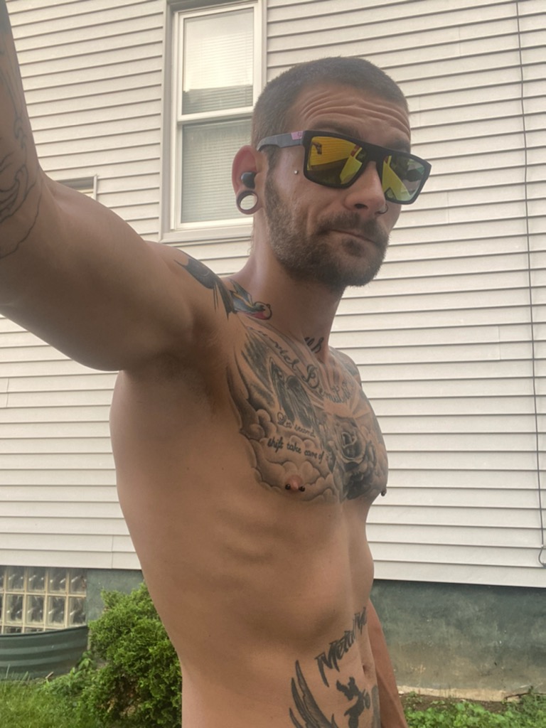 Its going to be hot today. Who is giving me a tongue bath after https://t.co/p5gARmar89