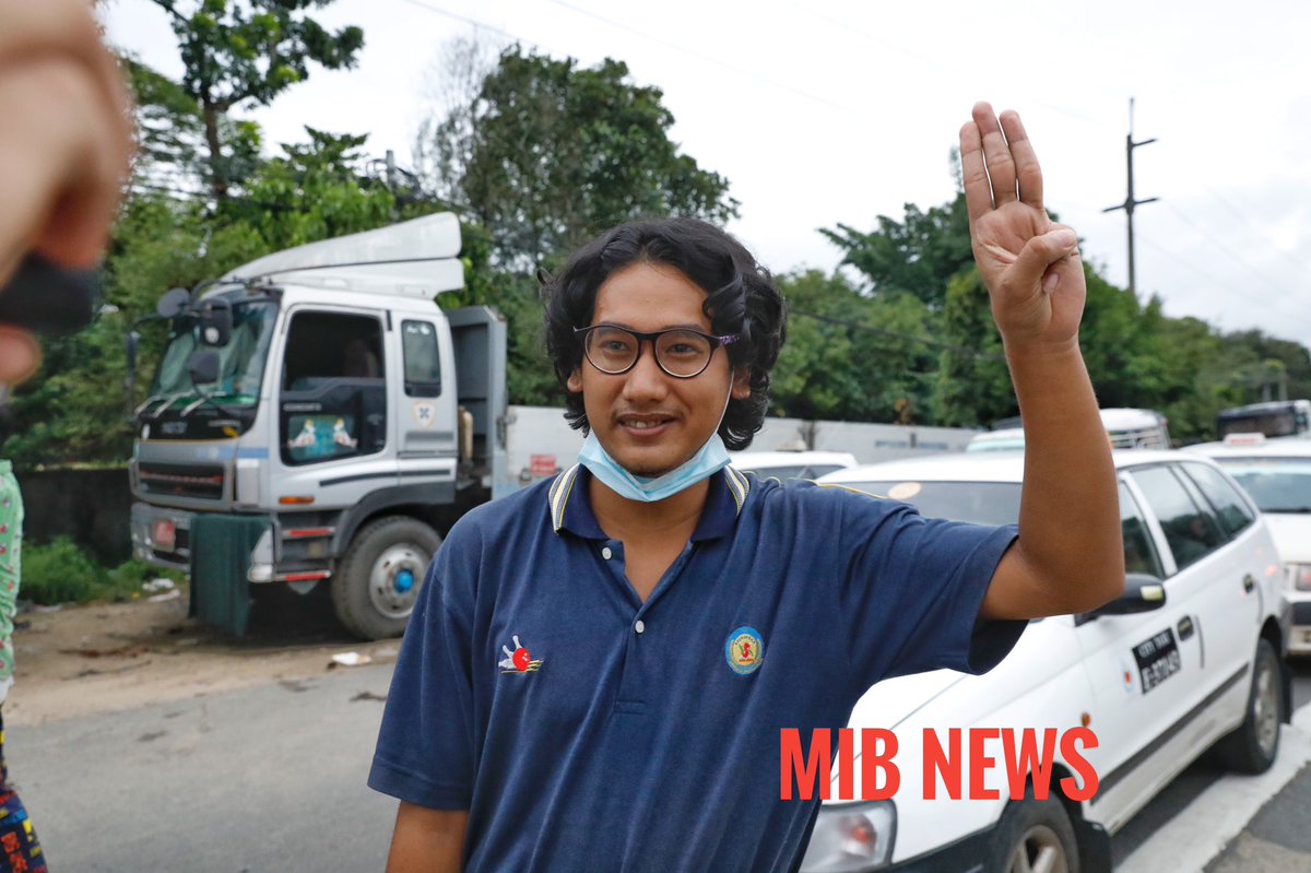 soezeya's tweet photo. မိတ်ဆွေ သတင်းထောက်များ ပြန်လည် လွတ်မြောက်လာတဲ့ အတွက် ဝမ်းသာရပါတယ် ခင်ဗျ https://t.co/qZIh80vIkn