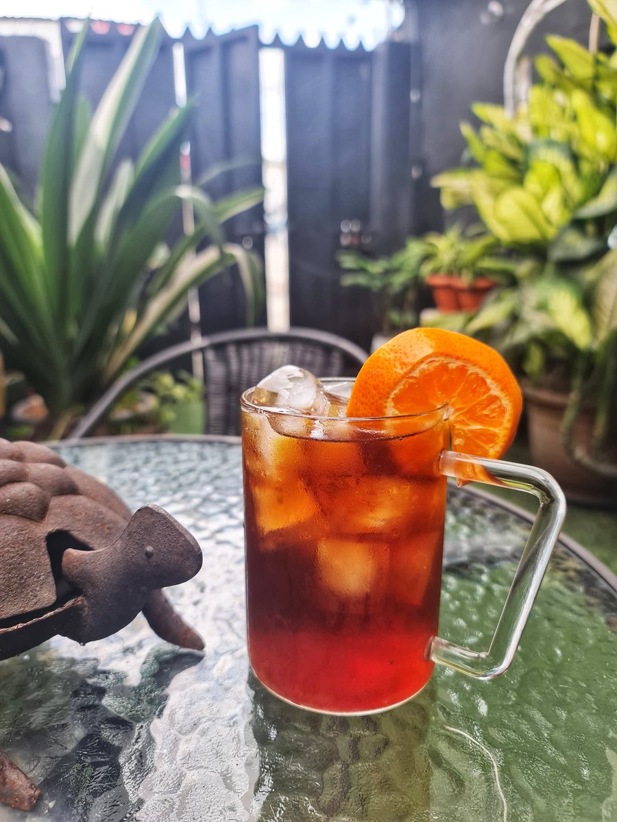 A bit of #humpday blues? Chill with our cold brew spritzer; we swear it's the perfect thing to lift your spirits.