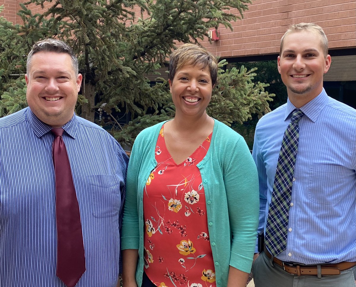 OlathePharmRes's tweet photo. Welcome David Trenary, Genèe Figuieras and Connor Foxhoven to your Olathe Med residency year!! @OlatheHealth @mckenna2jen @amberlucasrx @mkatt_lincoln @MBNYPharmD @pjschnei08 @ConnorFoxhoven @ASHPOfficial @fillmyglass4me https://t.co/rKIPqg34c1
