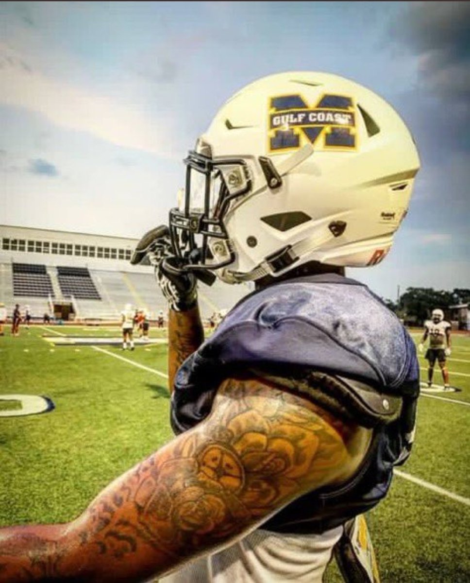 BurggraffTrey's tweet photo. Blessed to have received my first offer from Mississippi Gulf Coast Community College!  @MGCCC_FOOTBALL @BrettSShufelt @BrodyWiseman @Coach_Smith_SHS @RI5E_Sports https://t.co/4Hu3XEQZaJ