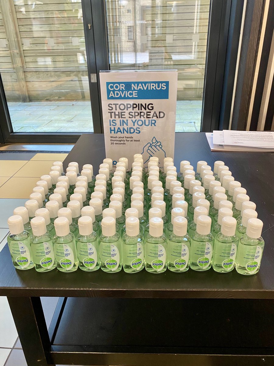 WSVoxStudios's tweet image. Hi VOXers, please come to the reception to collect a free hand sanitizer 📣😊. Clean hands have never been more important to help protect against the spread of bacteria especially whilst enjoying a summer of football! 🎉⚽️ Big thanks to @Dettol_UK  &amp;amp; @TheWorkPerk #TheWorkPerk