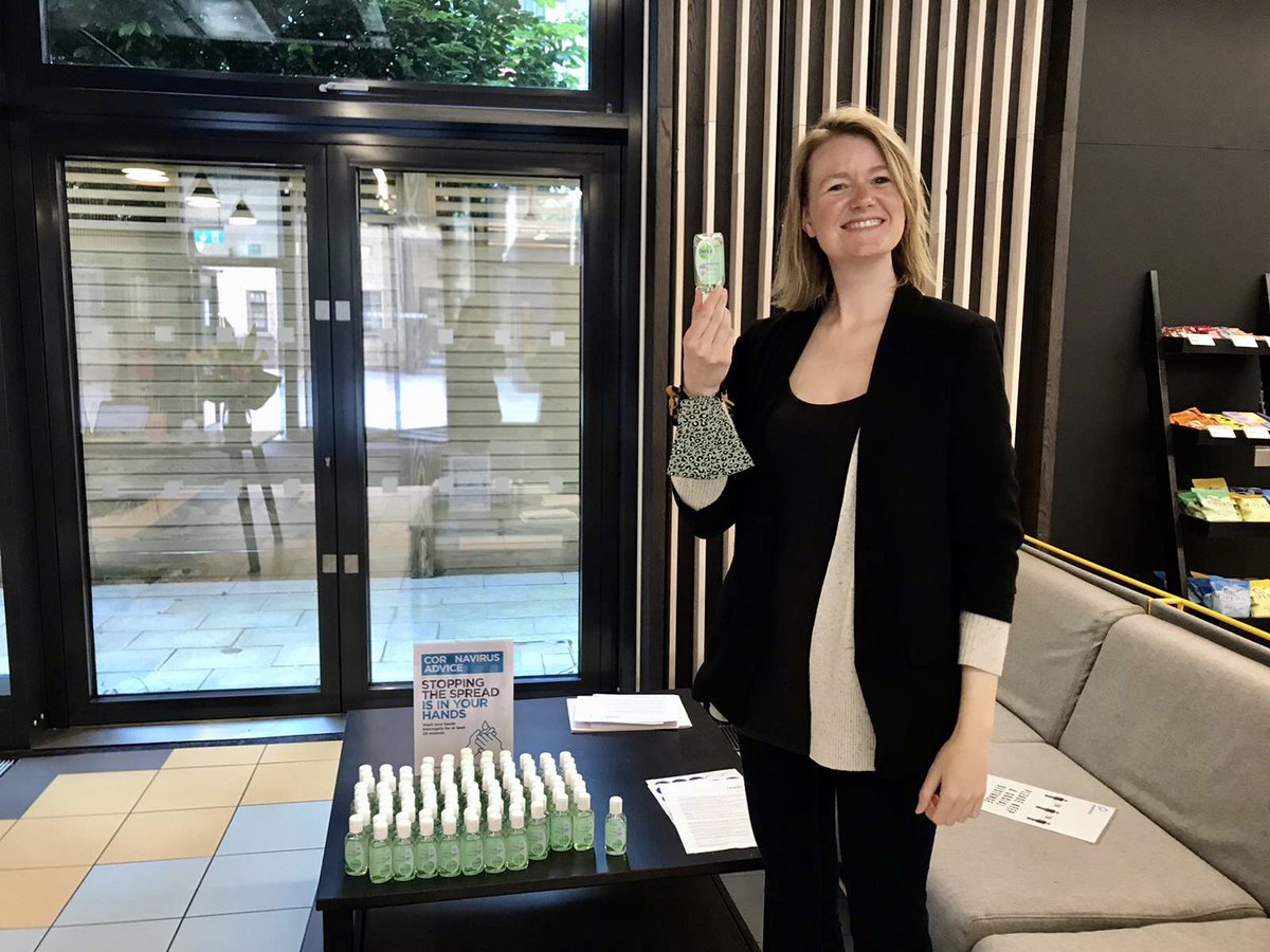 WSVoxStudios's tweet image. Hi VOXers, please come to the reception to collect a free hand sanitizer 📣😊. Clean hands have never been more important to help protect against the spread of bacteria especially whilst enjoying a summer of football! 🎉⚽️ Big thanks to @Dettol_UK  &amp;amp; @TheWorkPerk #TheWorkPerk